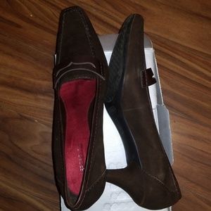 Aerosols suede brown chocalate shoes.